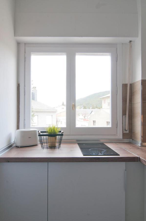 Arroyo Bates Jaca Apartment Bagian luar foto